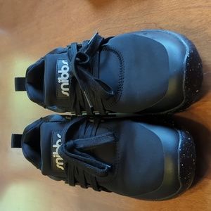 Snibbs work shoes